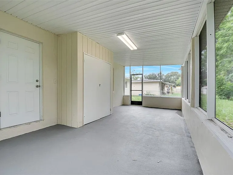 1040 San Luis Dr — Photo 18