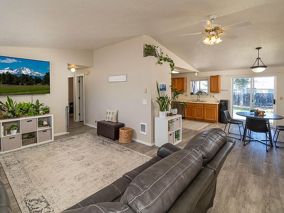 5th image of 3217 SW Quartz Ave