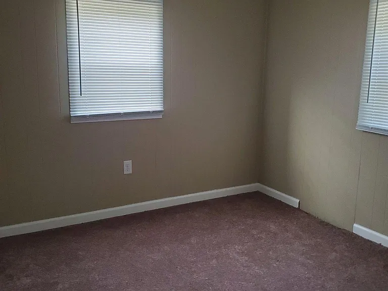 1331 Oaklawn Dr — Photo 5