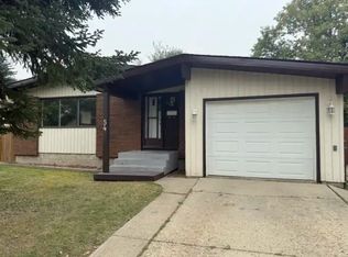 54 Akins Dr #1A, Saint Albert, AB T8N3A4