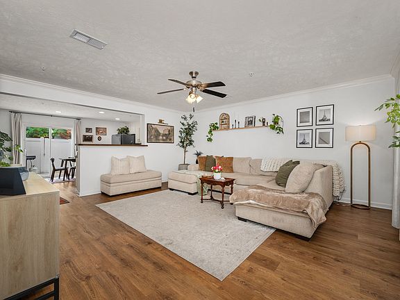 5th image of 2037 Debonair Ln