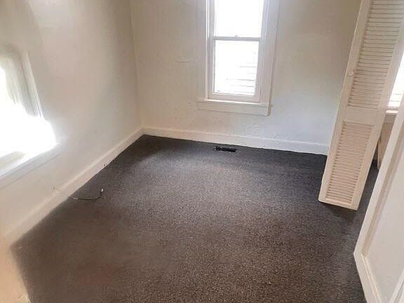 3rd image of 712 Balfe St