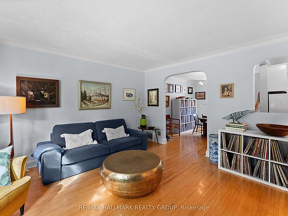 4th image of 425 Chapel St