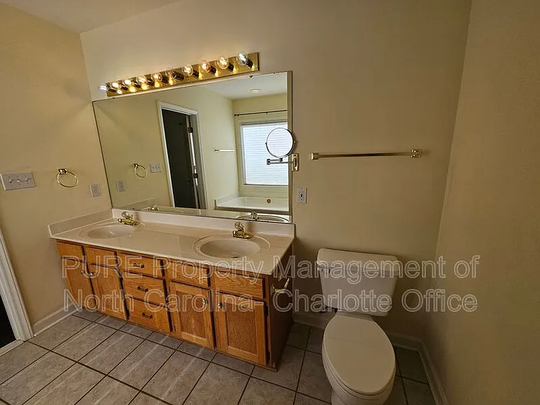 151 Woodfern Pl — Photo 21