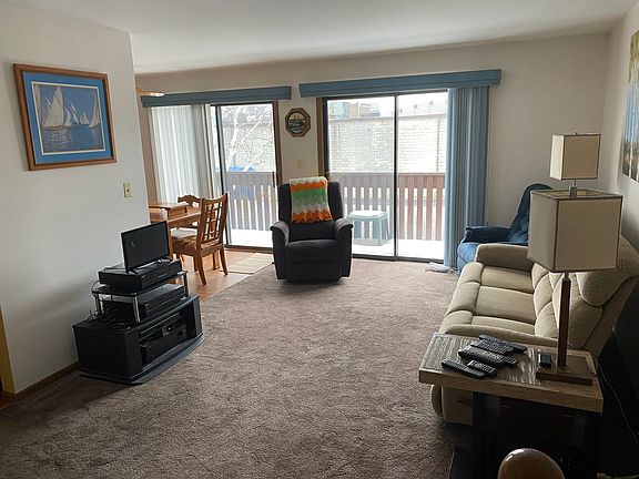 2nd image of 876 Cross Creek Ct #N2b