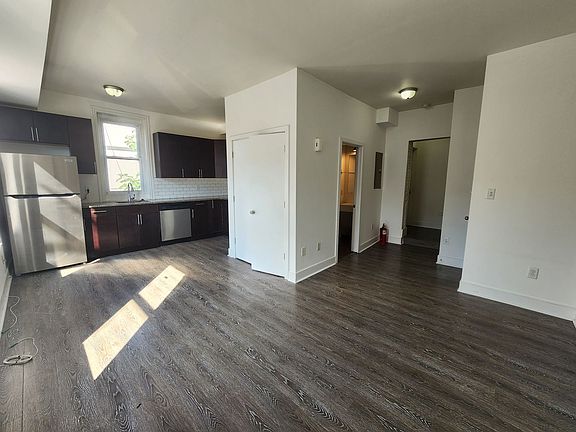 2nd image of 2841 W Girard Ave #2R