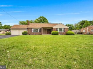 1820 Ridgeview Dr, Carlisle, PA 17013