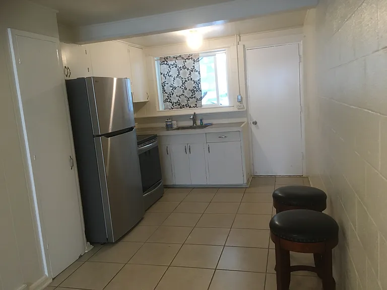 1725 Hoe St — Photo 9