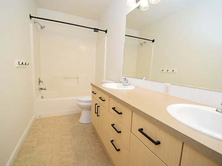 207 SE Harlow Ave — Photo 18