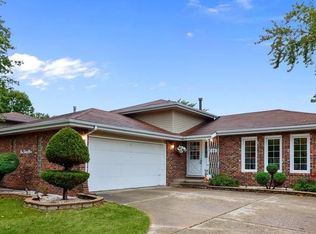 139 Concord Ct, Dyer, IN 46311