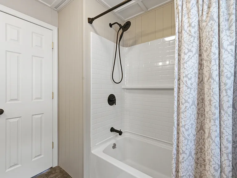 Hilltop Dr — Photo 24