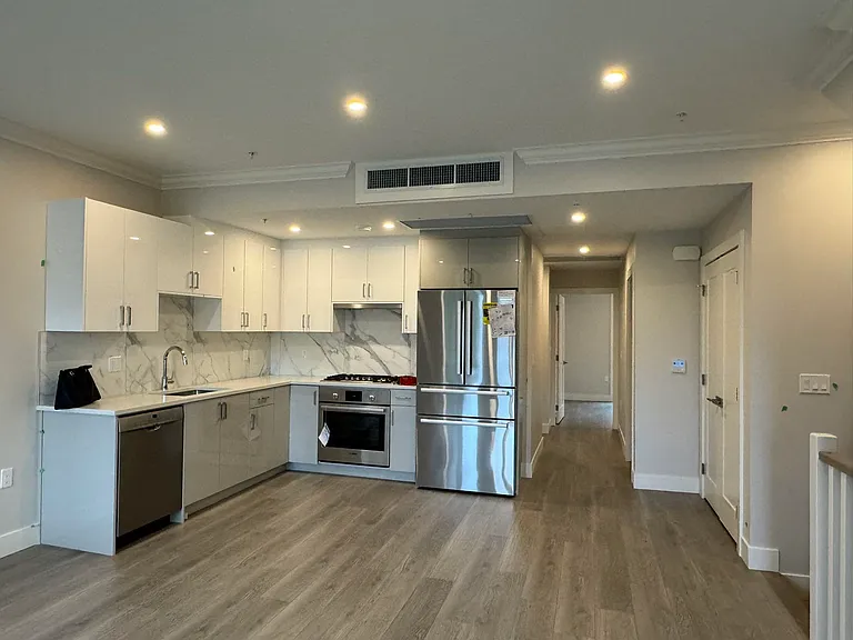 7555 Oak St — Photo 14