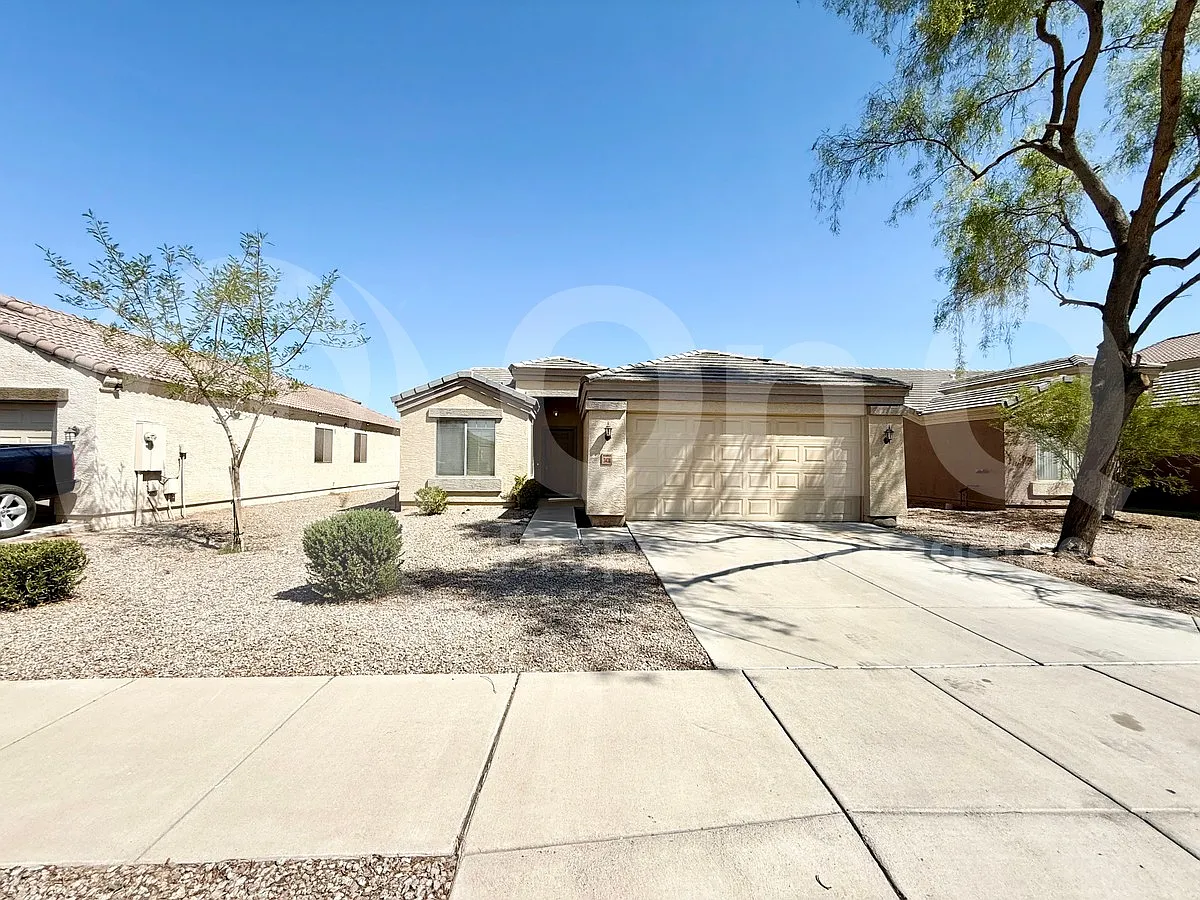 3 bed, 2.0 bath, 1310 sqft, $1,899 — Photo 2