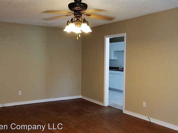 3rd image of 1011 Hickory Hills Dr