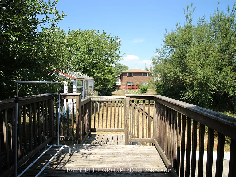 117 Pindar Cres #MAIN FLOOR — Photo 27