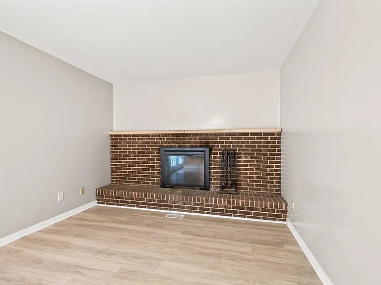 213 Southerly Hills Dr — Photo 14