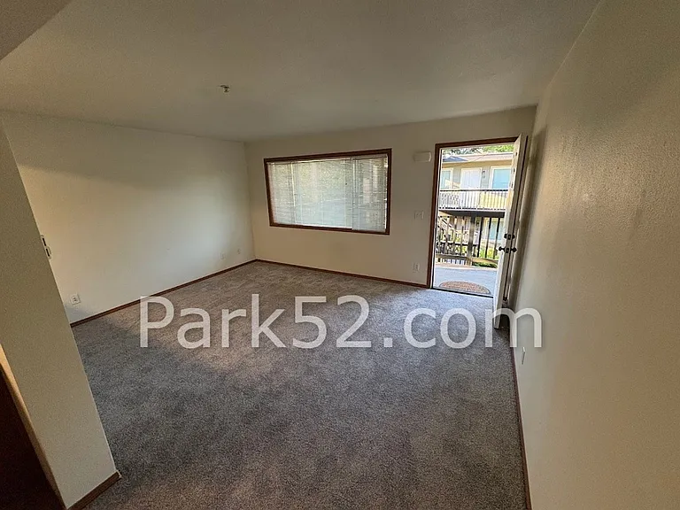 630 N Prospect St #15 — Photo 4