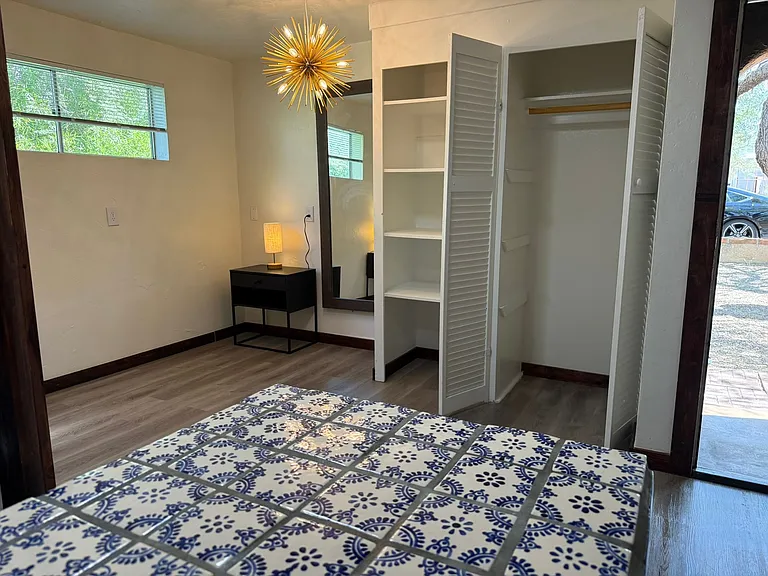 239 N Warren Ave — Photo 14