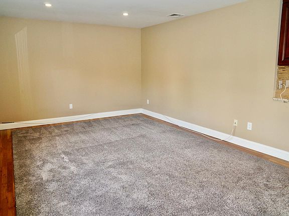 3rd image of 68 Lee Ave Floor 2