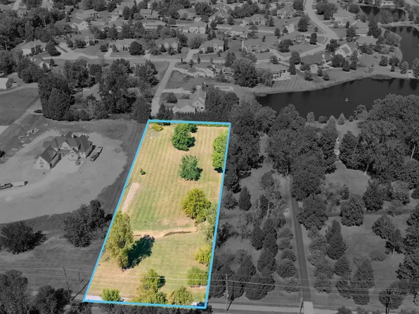 Covington Rd, Fort Wayne, IN 46804