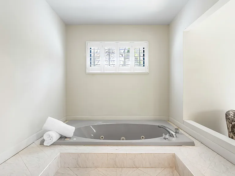 37 Bay Woods Dr — Photo 21