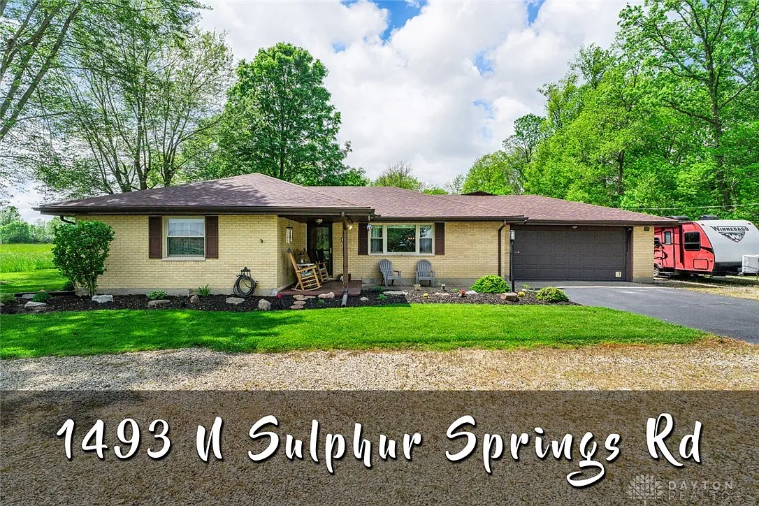 1493 N Sulphur Springs Rd photo 1