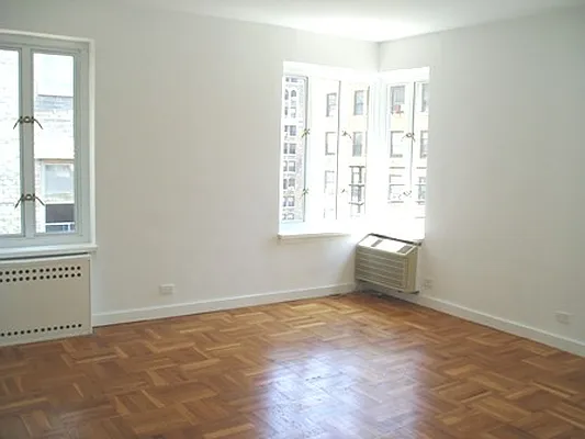 Rented by City Connections Realty | media 9