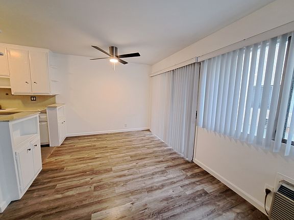 3rd image of 915 N Ogden Dr APT 06