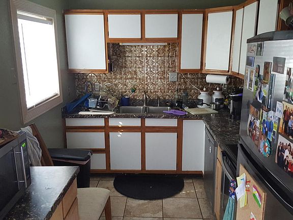 2nd image of 843 Teton Ave