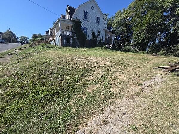2nd image of 37 14th St SW