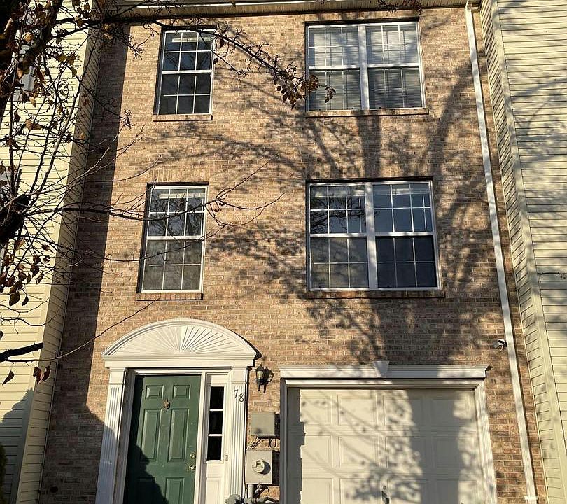 1st image of 78 Chambord Dr