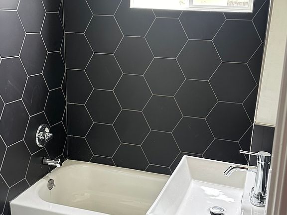 2nd image of 2234 Lapeyrouse St #2234