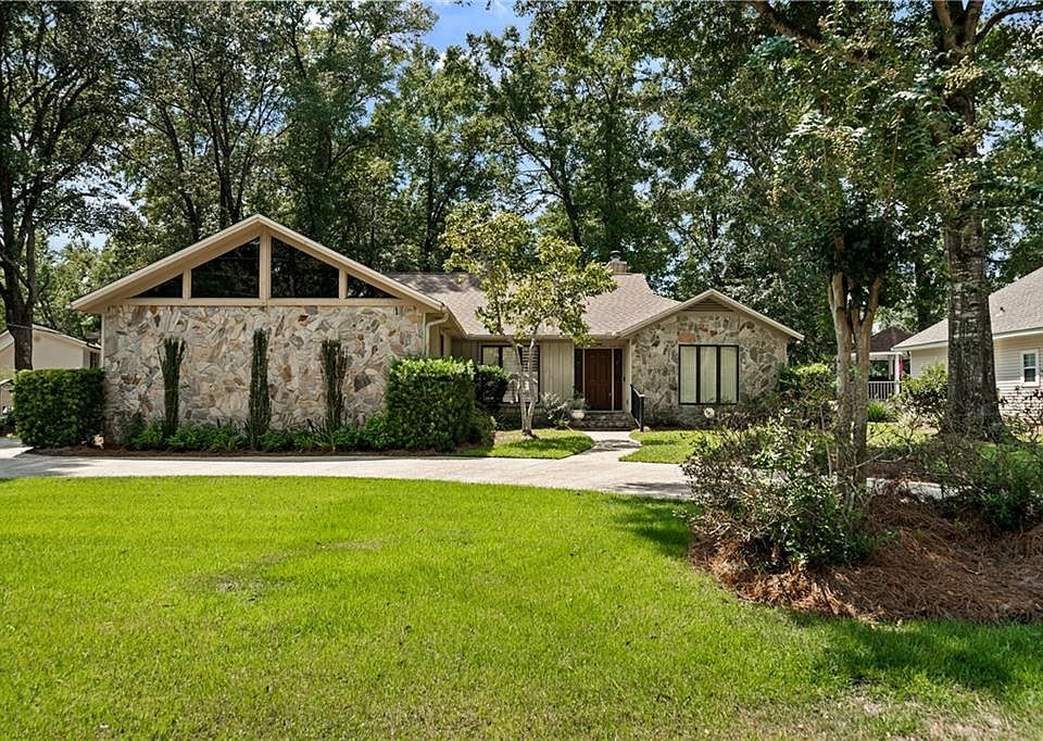 1st image of 499 Ridgewood Dr