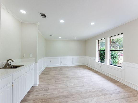 4th image of 1105 Bayshore Dr