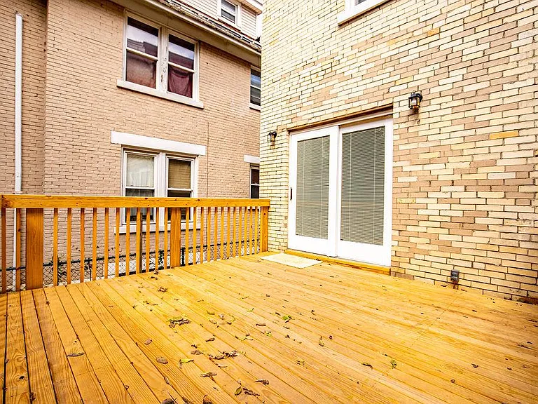 105 Albert St — Photo 23