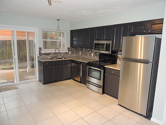 3rd image of 331 Sunny Dr