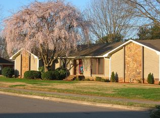 10323 Picadilly Ln SW, Huntsville, AL 35803