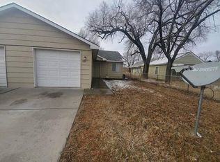 627 N Hoover Ave, Wichita, KS 67212
