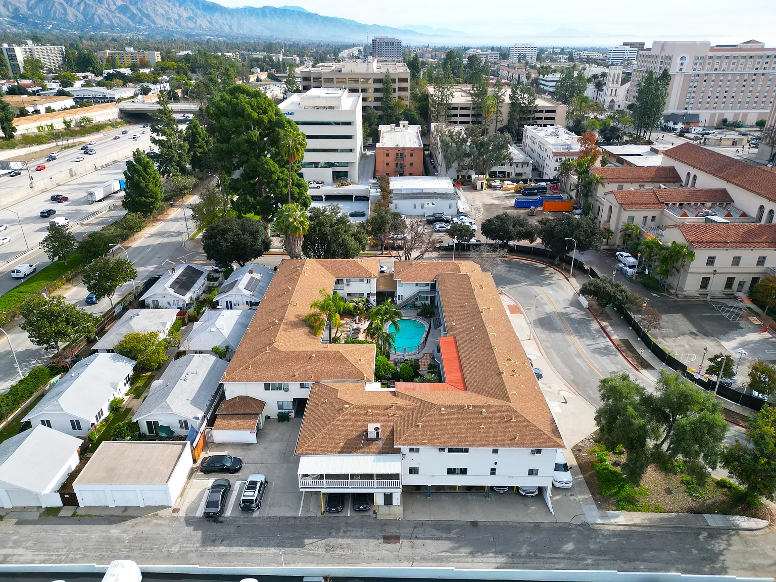 1 bed, 850 sqft, $2,200 — Photo 3