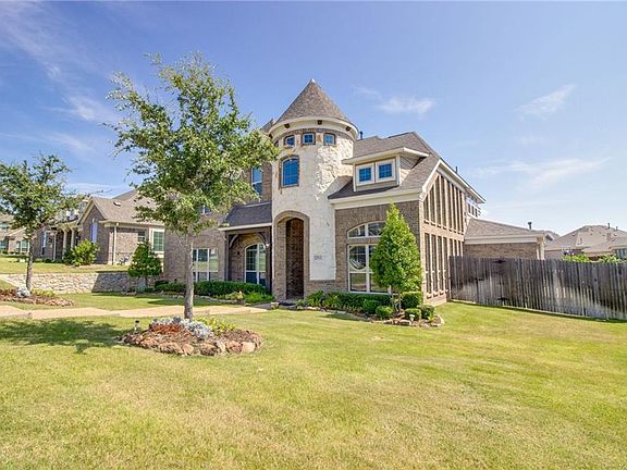 3rd image of 2914 Regents Park Ln