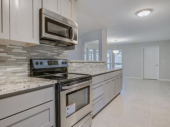 3rd image of 109 Sunset Dr