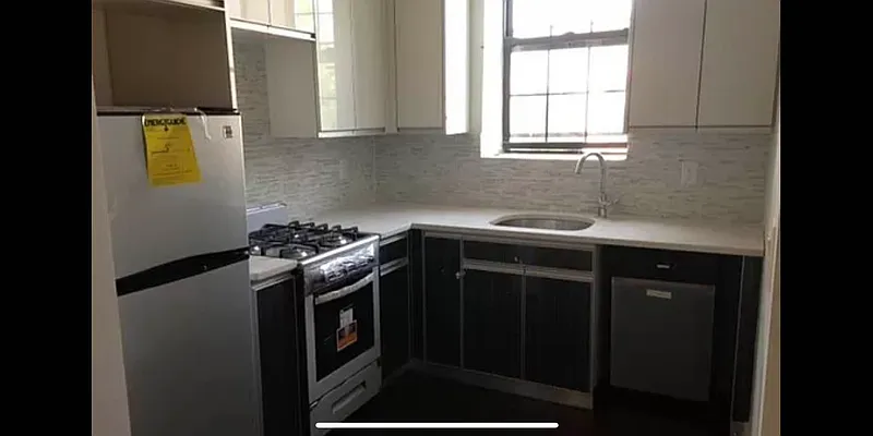 Rented by Delmark Realty LLC | media 9