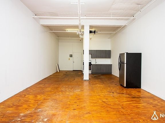 2nd image of 1085 Willoughby Ave #109