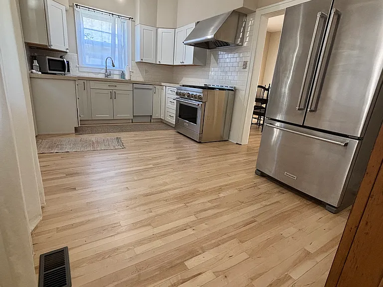 734 2nd St E — Photo 50