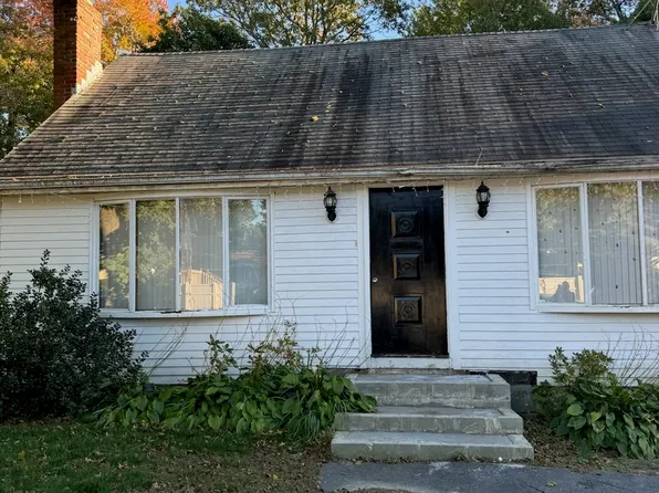 90 Sunset Ave, Brockton, MA 02301