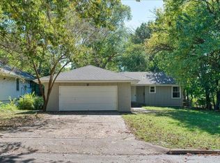 1226 W Swan St, Springfield, MO 65807