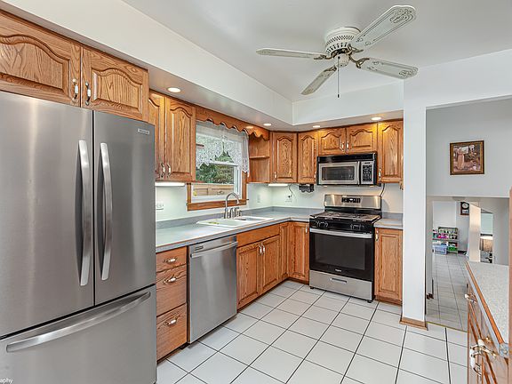 5th image of 5443 W 83rd Pl