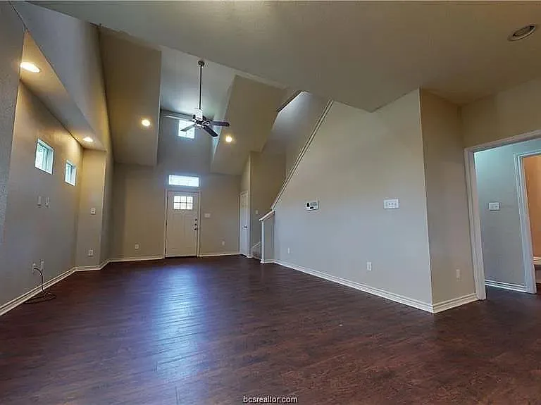 205B Sterling St — Photo 10