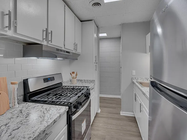 BLU Station Apartments — Photo 16
