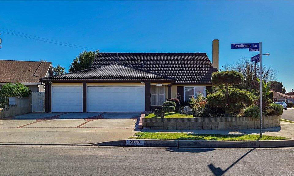 1st image of 23718 Pasatiempo Ln